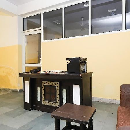 Oyo 28126 Charanpahari Hotel New Delhi Eksteriør bilde