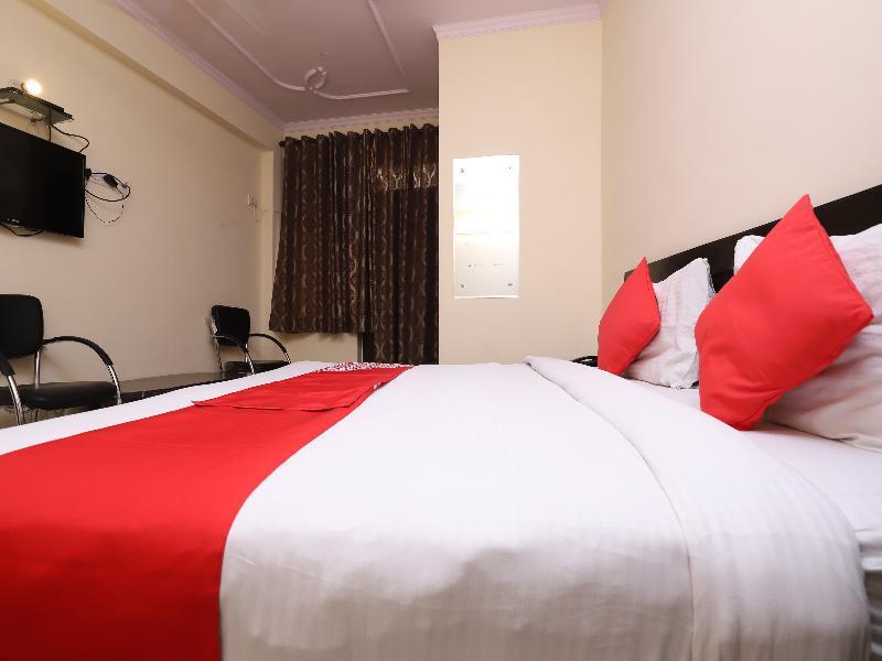 Oyo 28126 Charanpahari Hotel New Delhi Eksteriør bilde