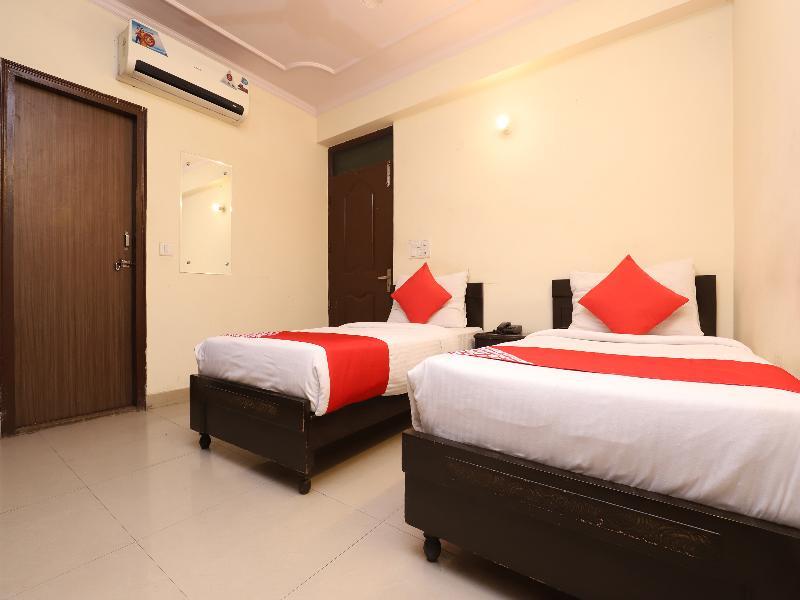 Oyo 28126 Charanpahari Hotel New Delhi Eksteriør bilde